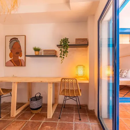 2nd Line Beach, Garden, Office & Wifi Apartment