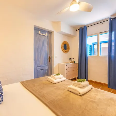 2nd Line Beach, Garden, Office & Wifi Apartment