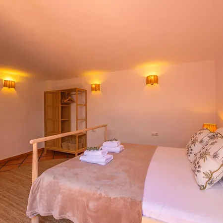Daire 2nd Line Beach, Garden, Office & Wifi