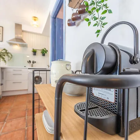 Apartment 2nd Line Beach, Garden, Office & Wifi *